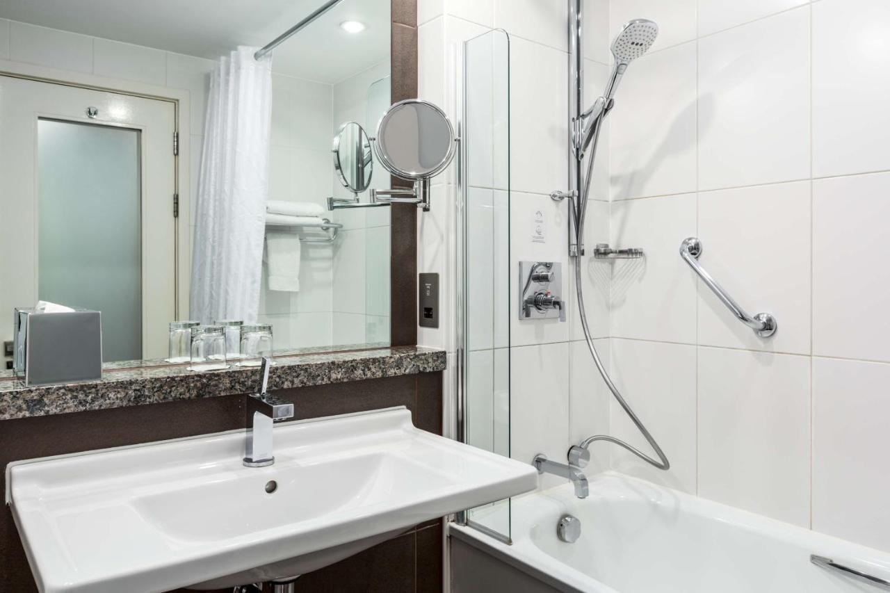 Nh London Kensington Hotel Bagian luar foto